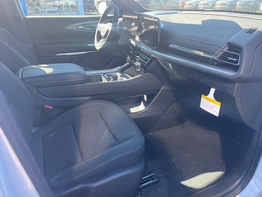 New 2027 Chevrolet Traverse LT w/ Midnight/Sport Edition FWD image 31