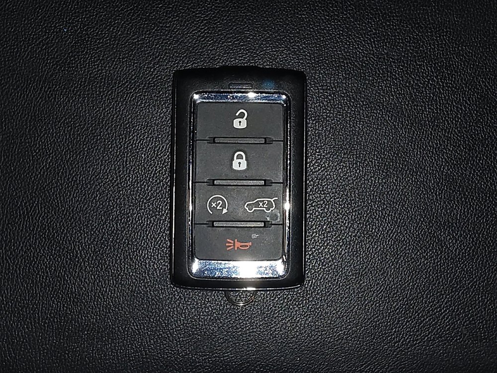 Used 2022 Jeep Grand Cherokee Limited image 32