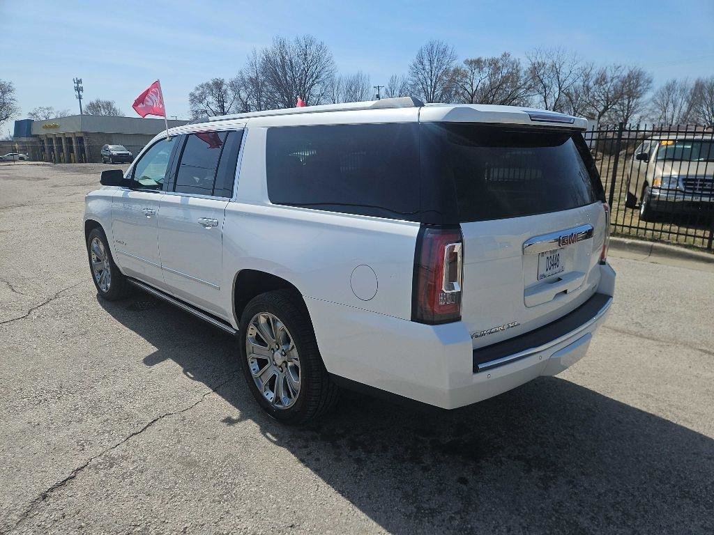 Used 2016 GMC Yukon XL Denali w/ Open Road Package AWD/4WD image 2