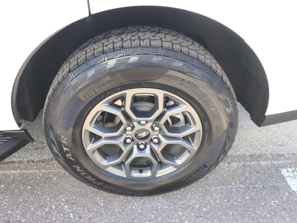 Used 2025 Ford Expedition Active RWD image 17