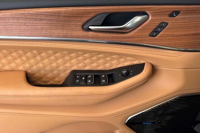 New 2026 Jeep Grand Cherokee Summit AWD/4WD image 8