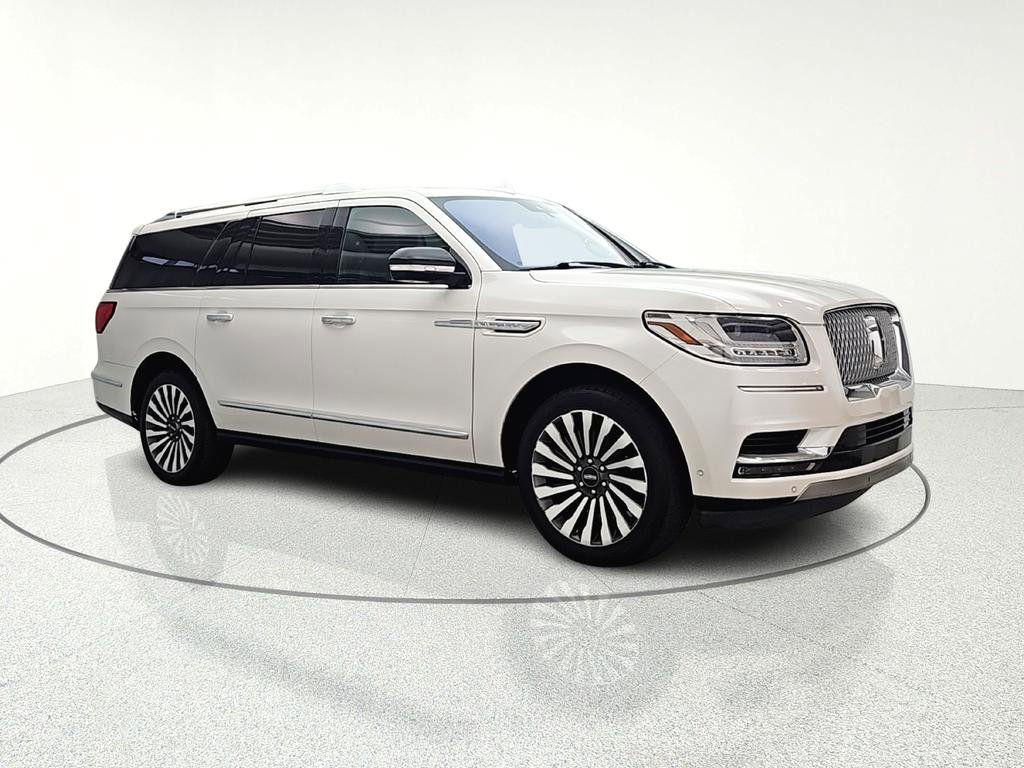 Used 2018 Lincoln Navigator L Reserve w/ Technology Package image 9