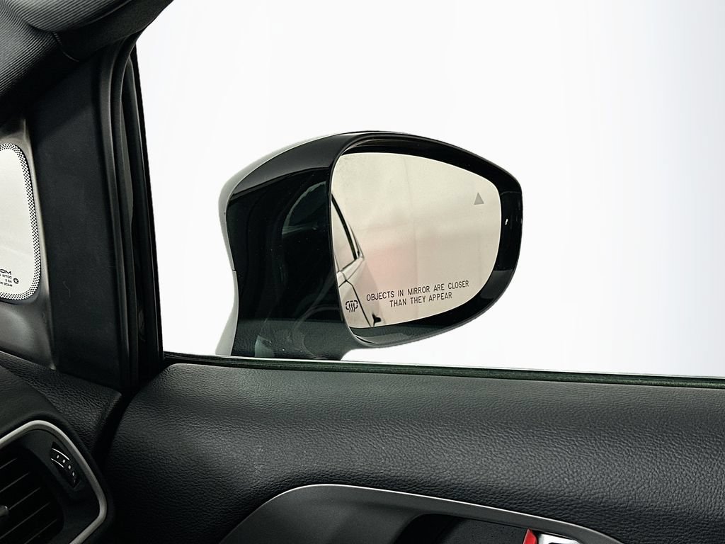 Used 2025 Chrysler Pacifica Select FWD image 24
