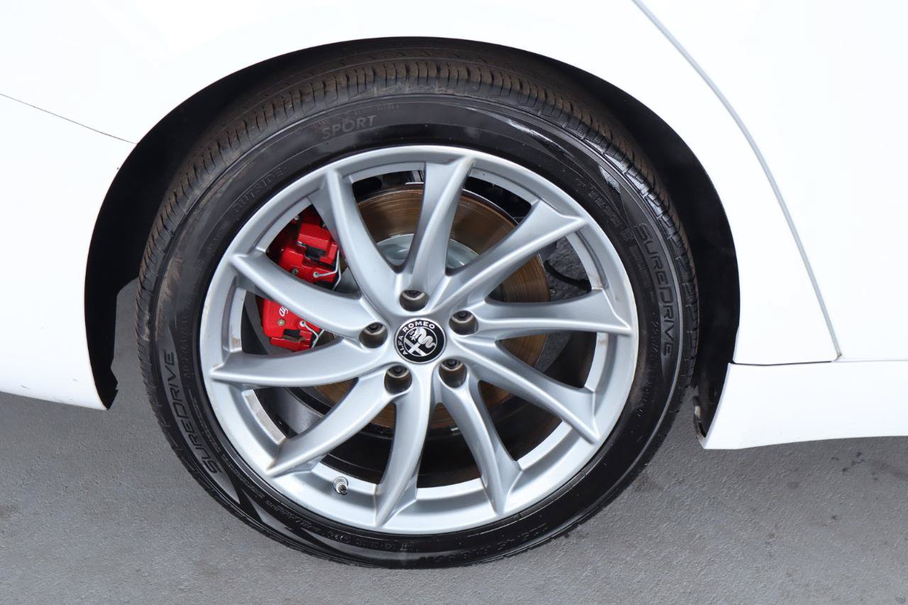 Used 2022 Alfa Romeo Giulia Sprint RWD image 5