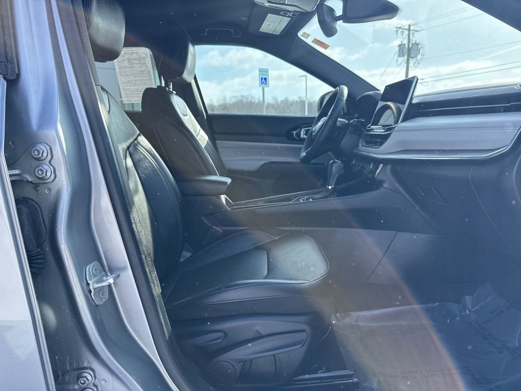 Used 2023 Jeep Compass Limited image 13