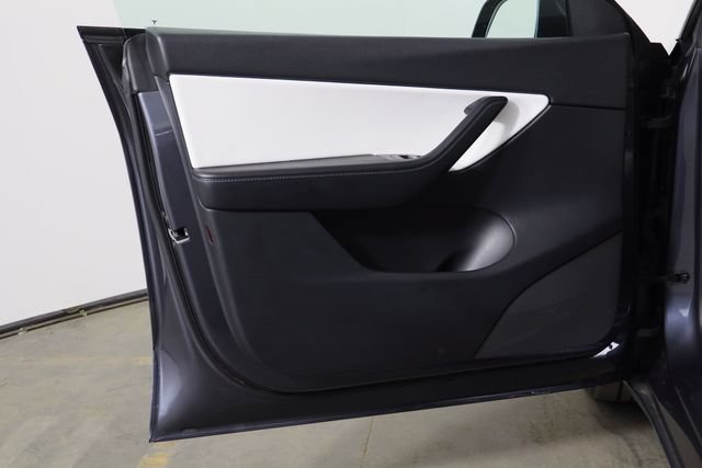 Used 2021 Tesla Model Y Long Range AWD/4WD image 19