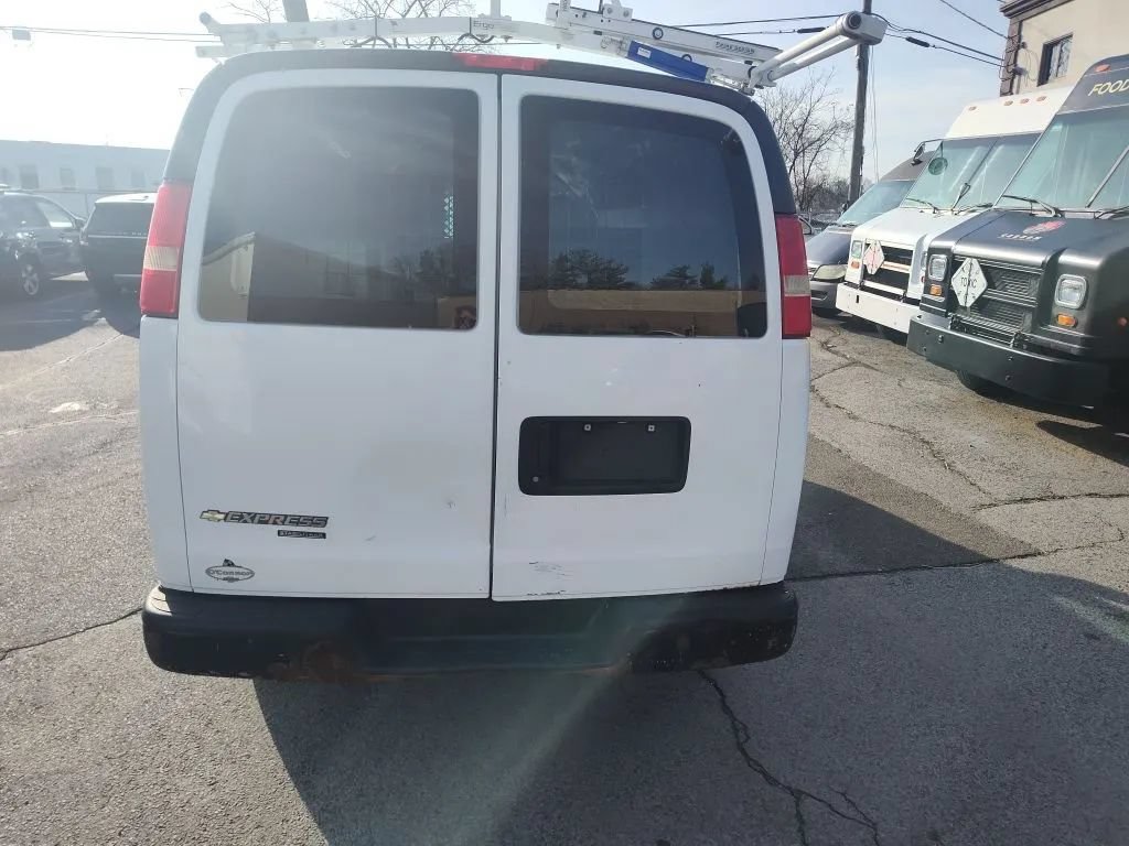 Used 2012 Chevrolet Express 2500 RWD image 4