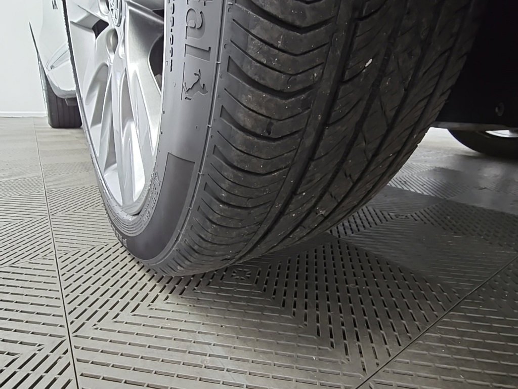 Used 2023 Buick Envision Avenir image 51