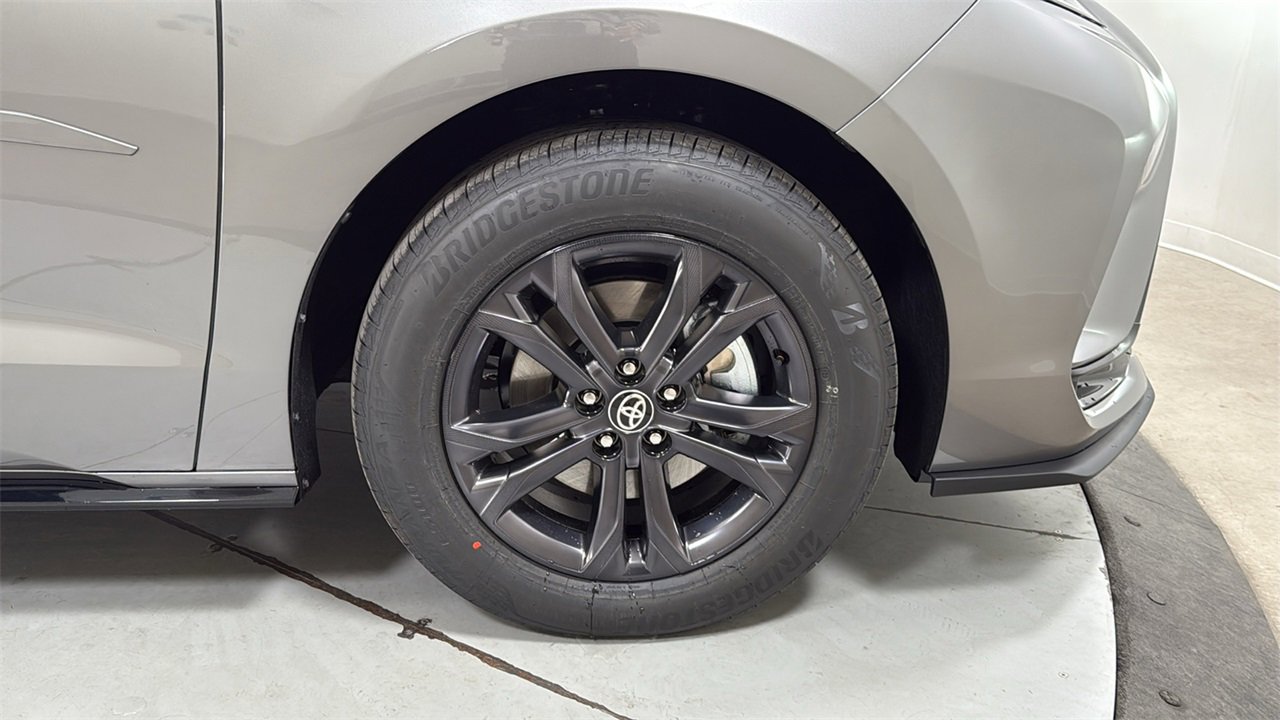 New 2026 Toyota Sienna XSE image 22