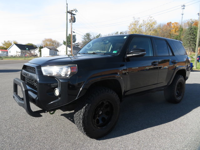 Used 2019 Toyota 4Runner SR5 image 3