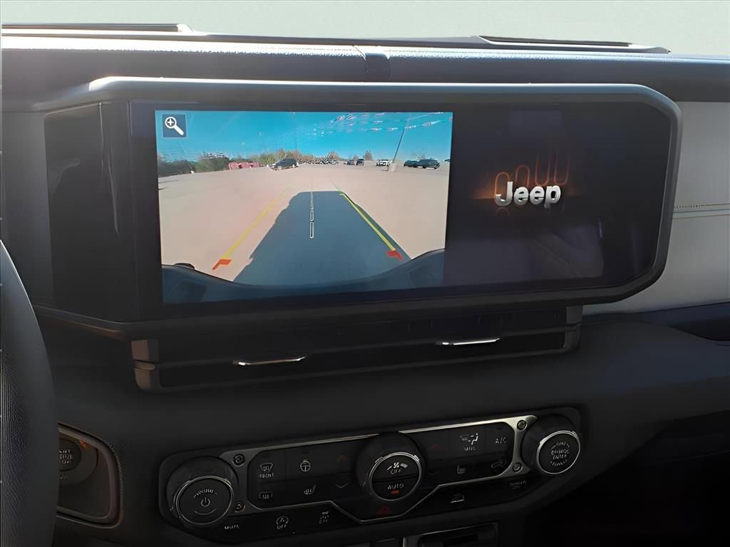 Used 2024 Jeep Gladiator Willys image 4