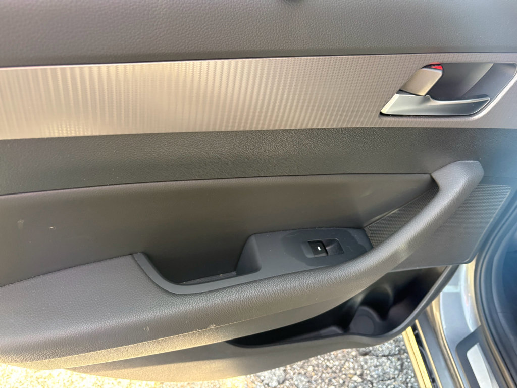 Used 2018 Hyundai Sonata Limited w/ Cargo Package FWD image 18