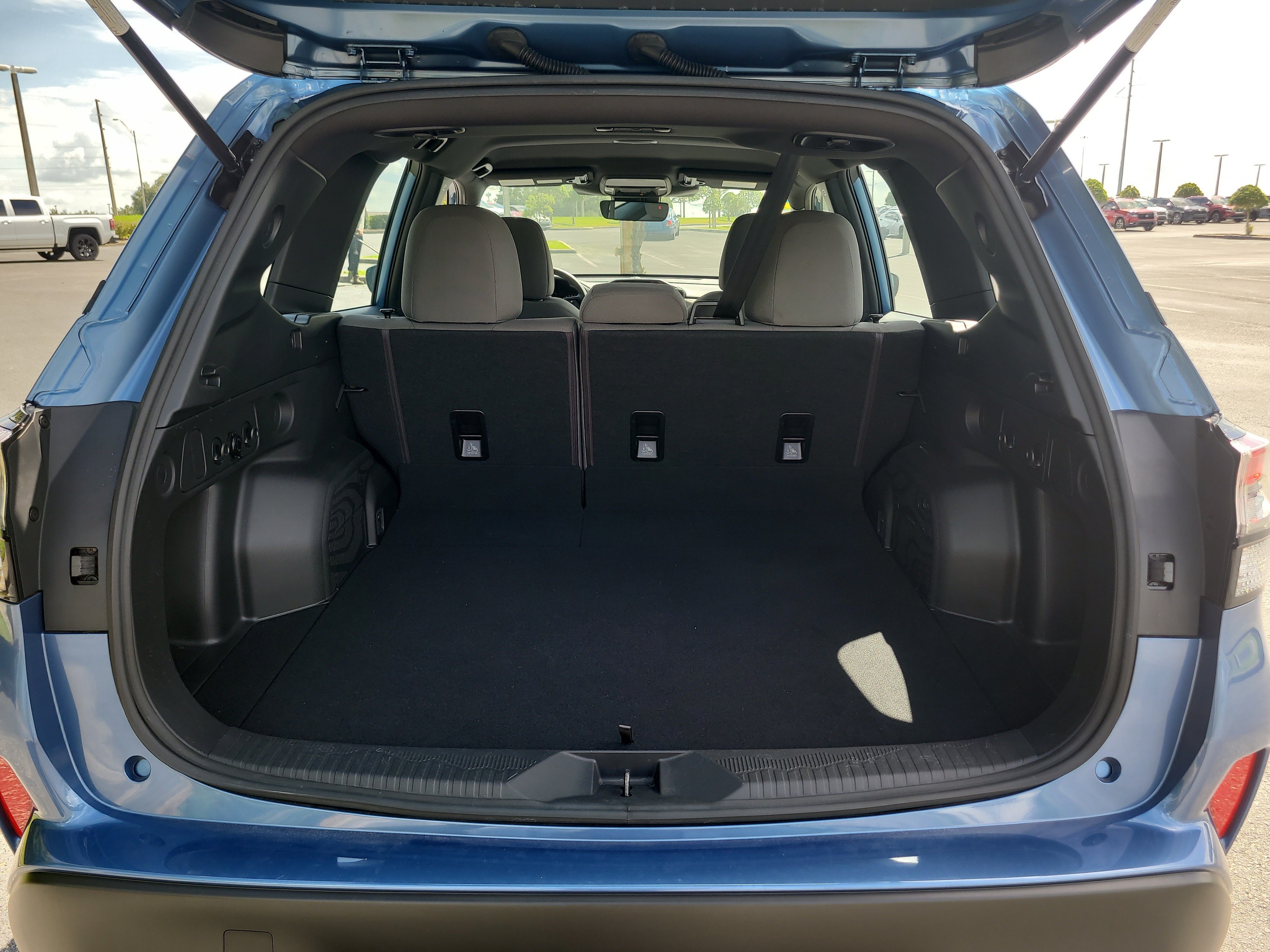 Used 2025 Subaru Forester AWD/4WD image 11