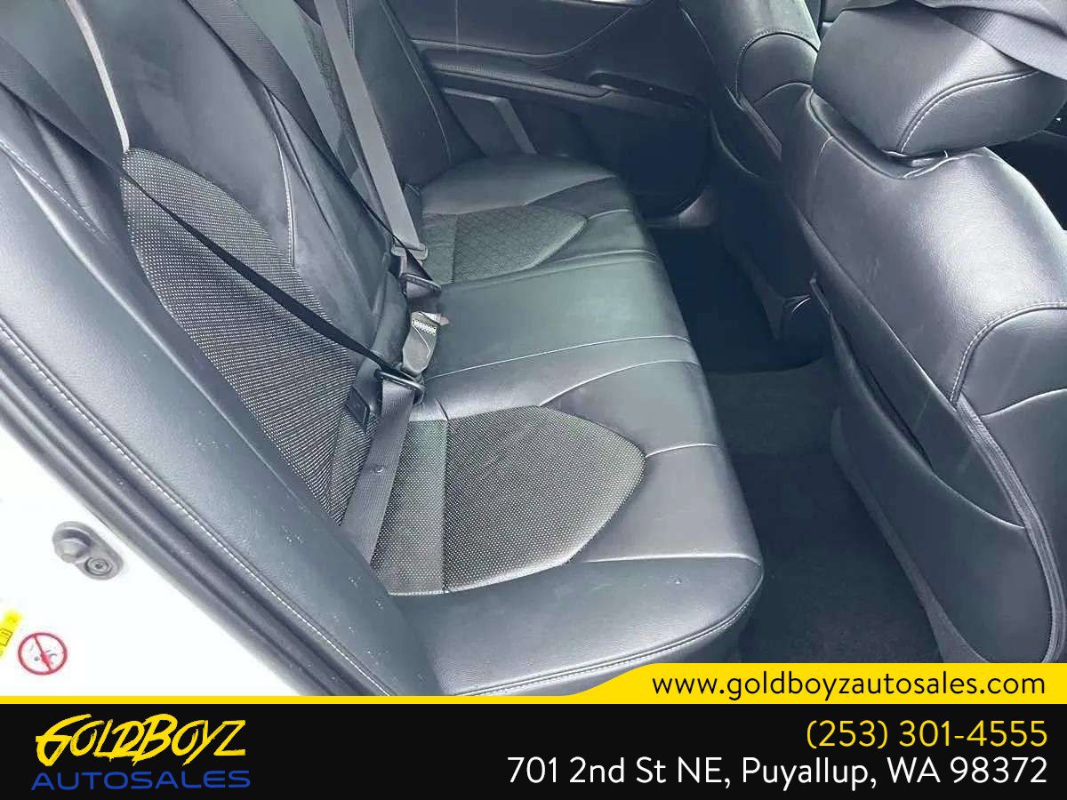 Used 2018 Toyota Camry XSE image 17