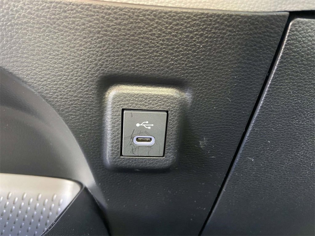 Used 2025 Toyota Corolla LE image 24