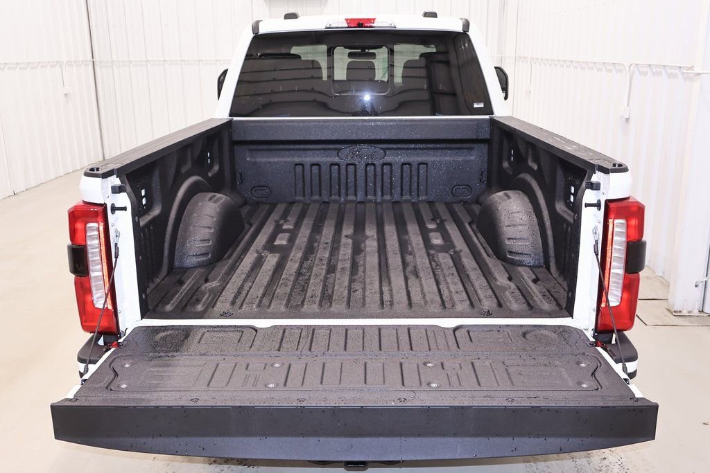 New 2026 Ford F250 Lariat w/ Black Appearance Package image 40