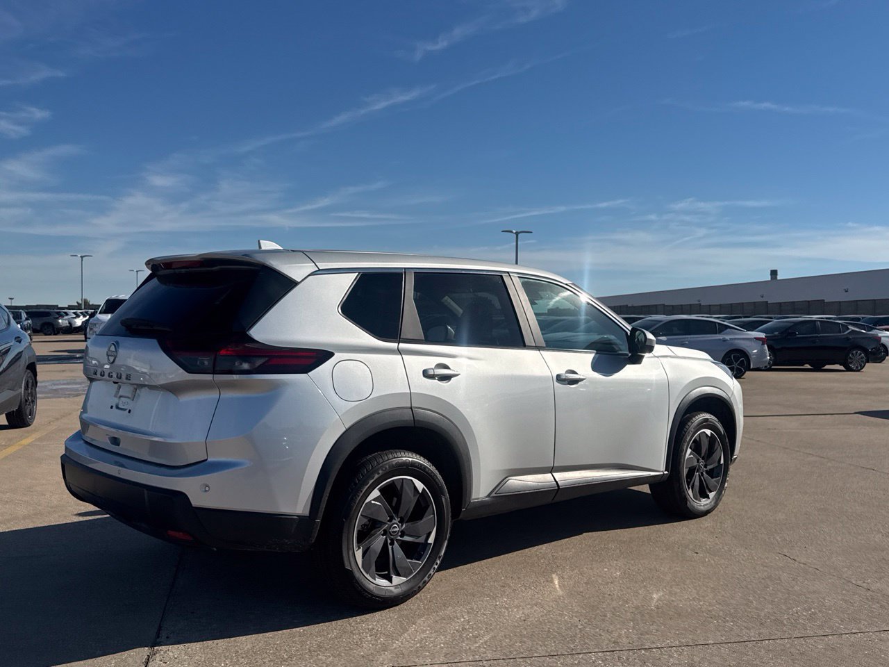 Certified 2025 Nissan Rogue SV FWD image 24