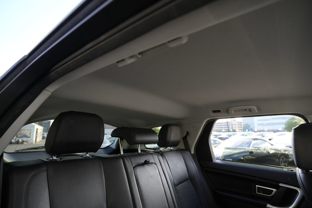 Used 2019 Land Rover Discovery Sport SE AWD/4WD image 27