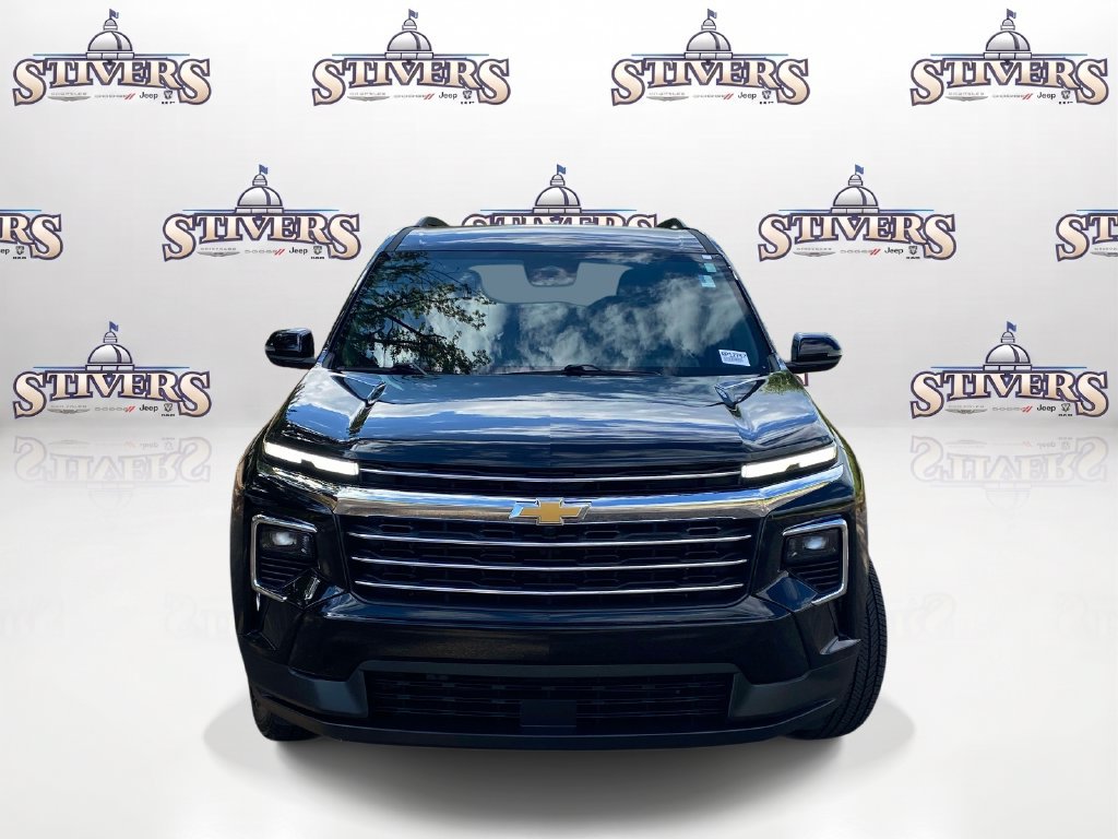 Used 2026 Chevrolet Traverse LT FWD image 2