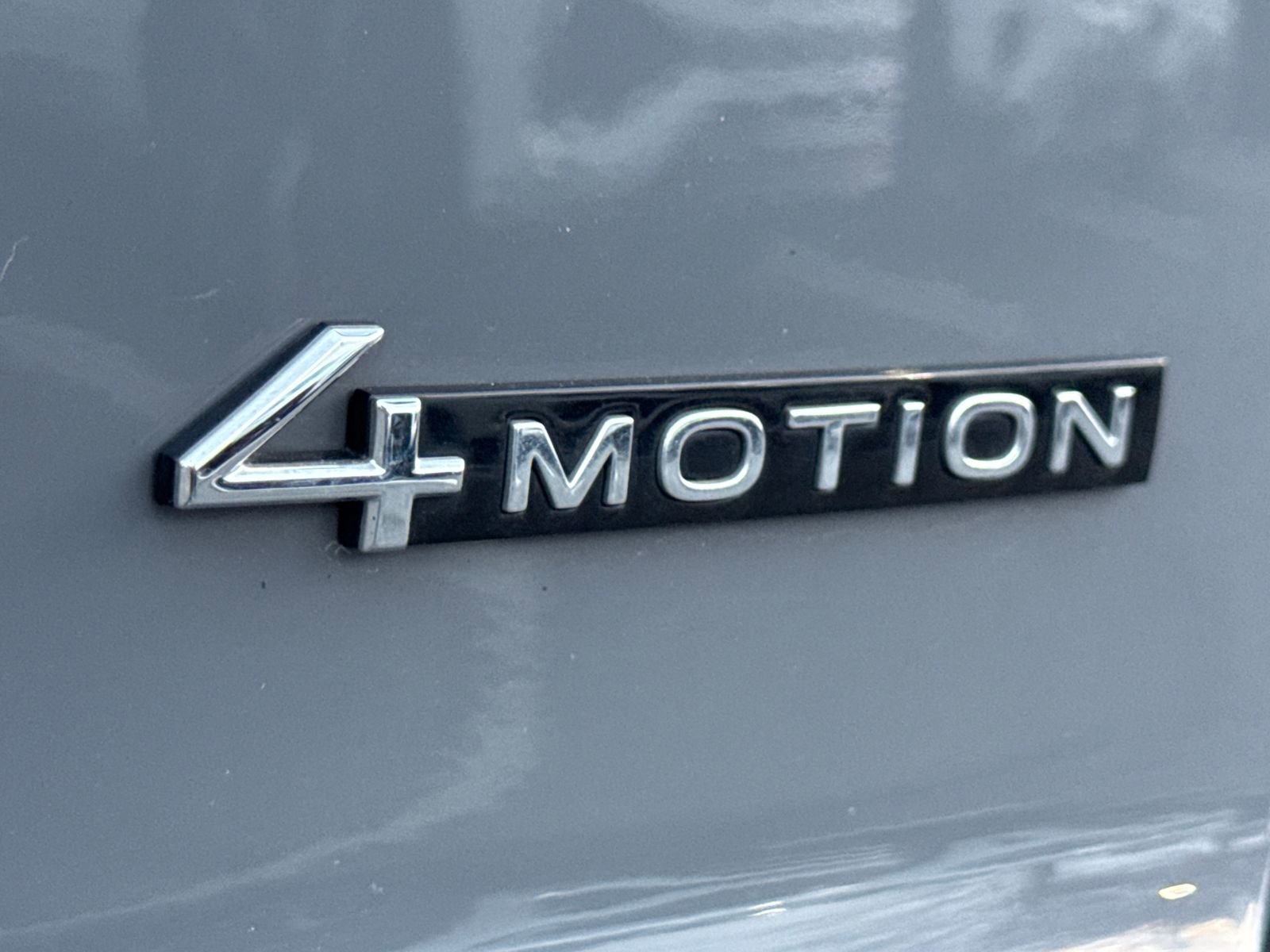 Certified 2023 Volkswagen Atlas Cross Sport SEL Premium R-Line image 40