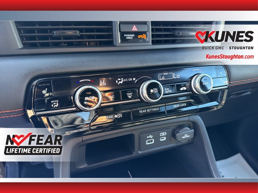Used 2025 Honda Pilot TrailSport image 34
