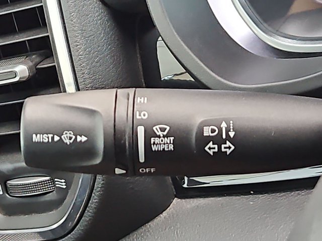 Used 2025 RAM 1500 Laramie AWD/4WD image 24