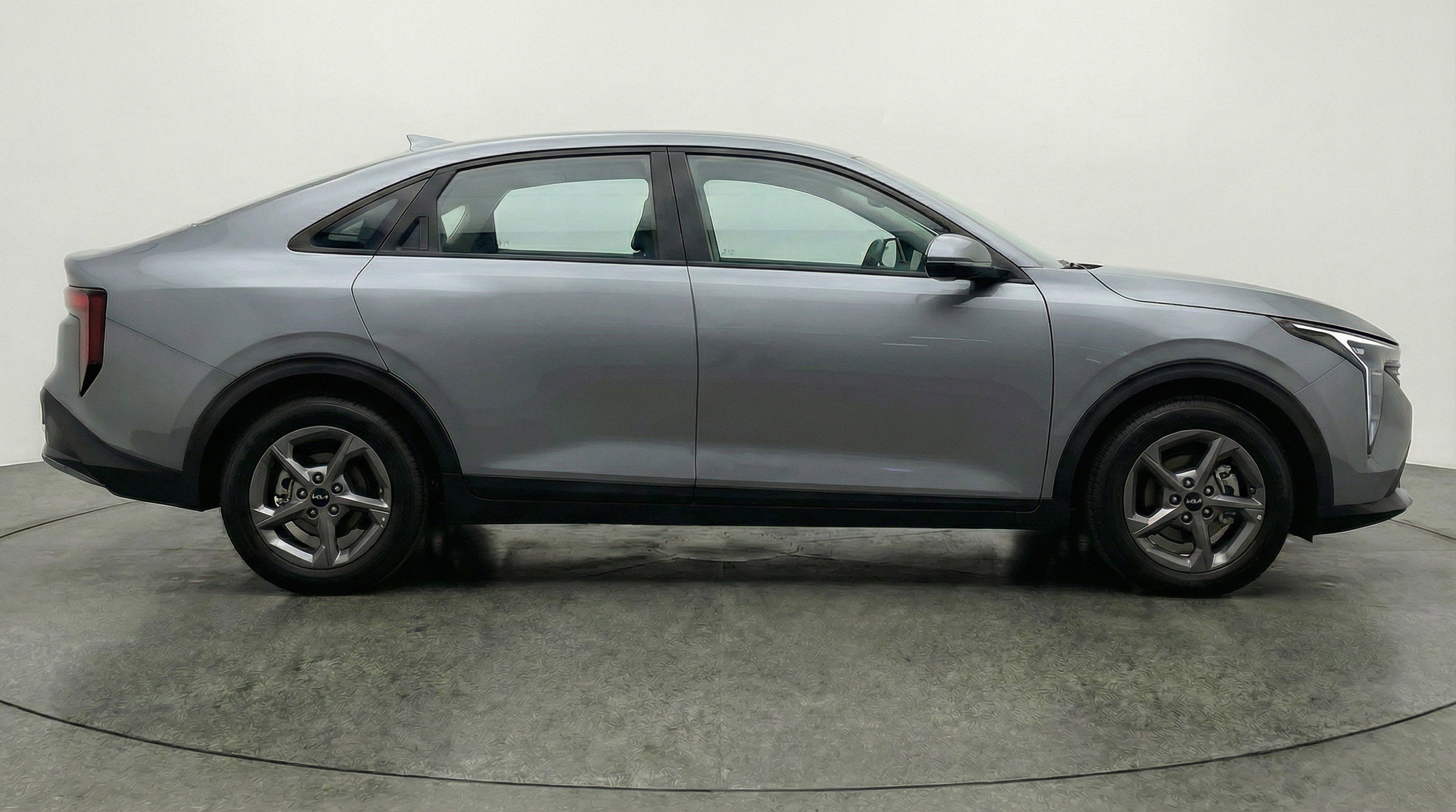 Used 2025 Kia K4 LXS image 11