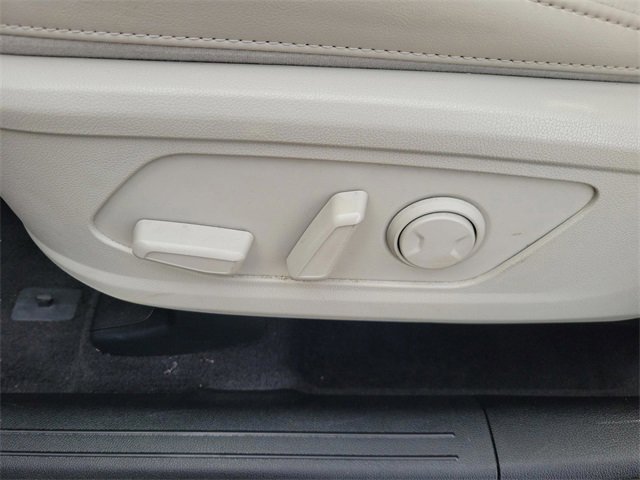 Used 2025 Kia Sorento S image 17