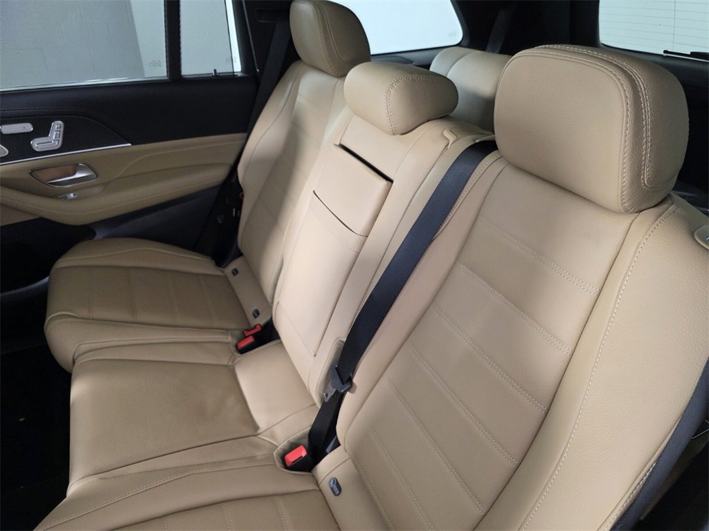 New 2026 Mercedes-Benz GLS 580 4MATIC image 10