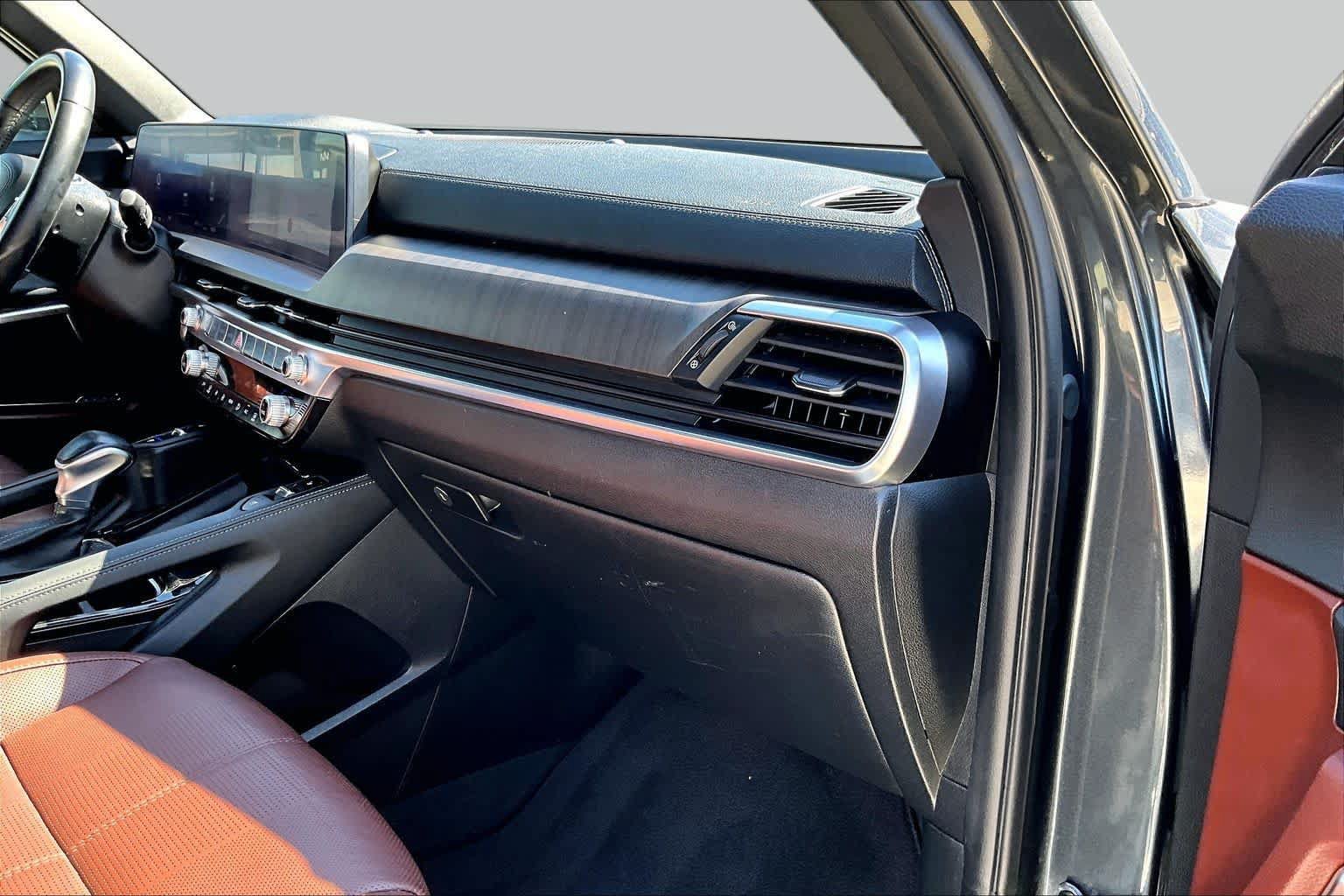 Used 2024 Kia Telluride SX FWD image 17