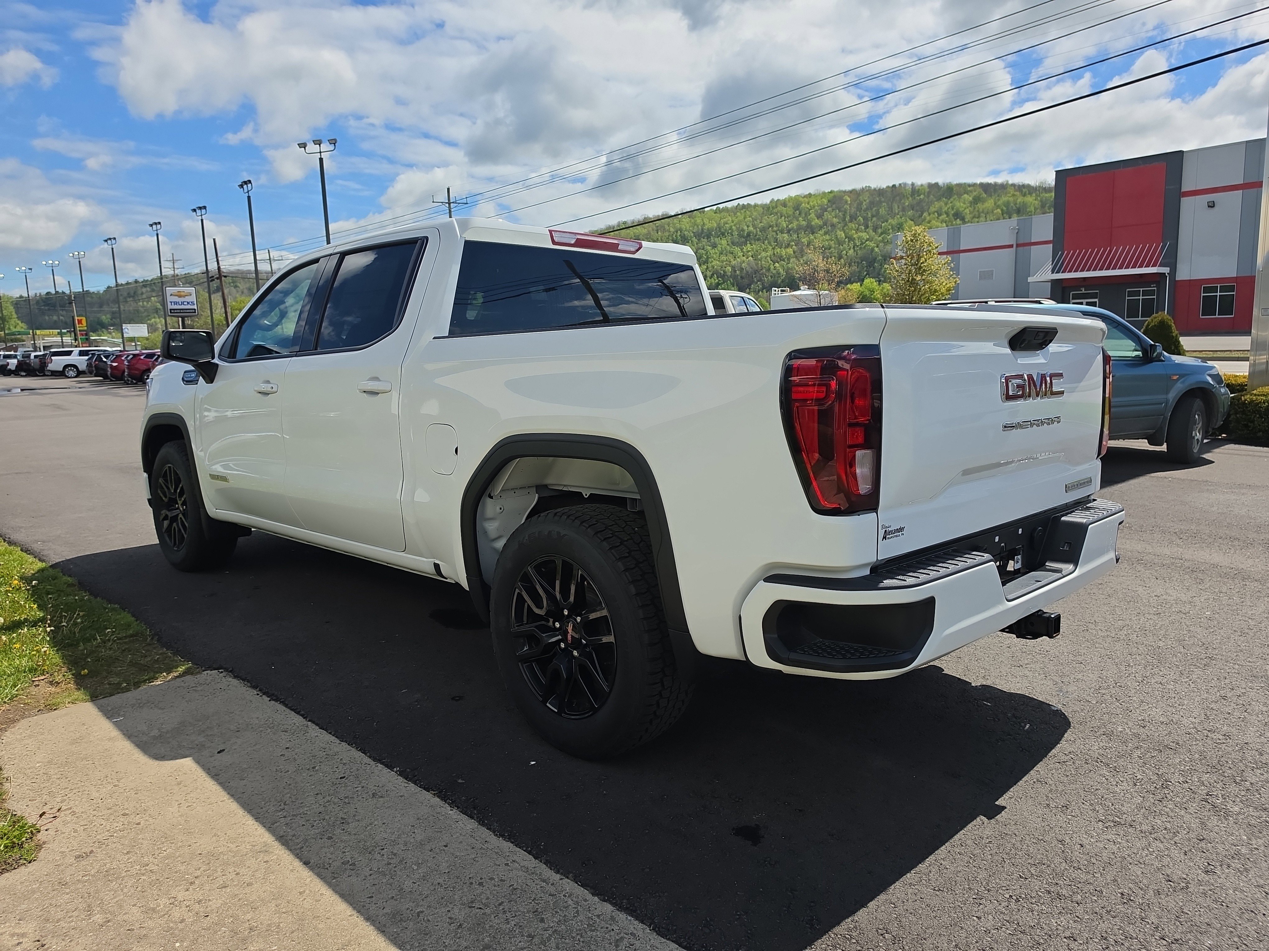 Used 2023 GMC Sierra 1500 Elevation RWD image 6