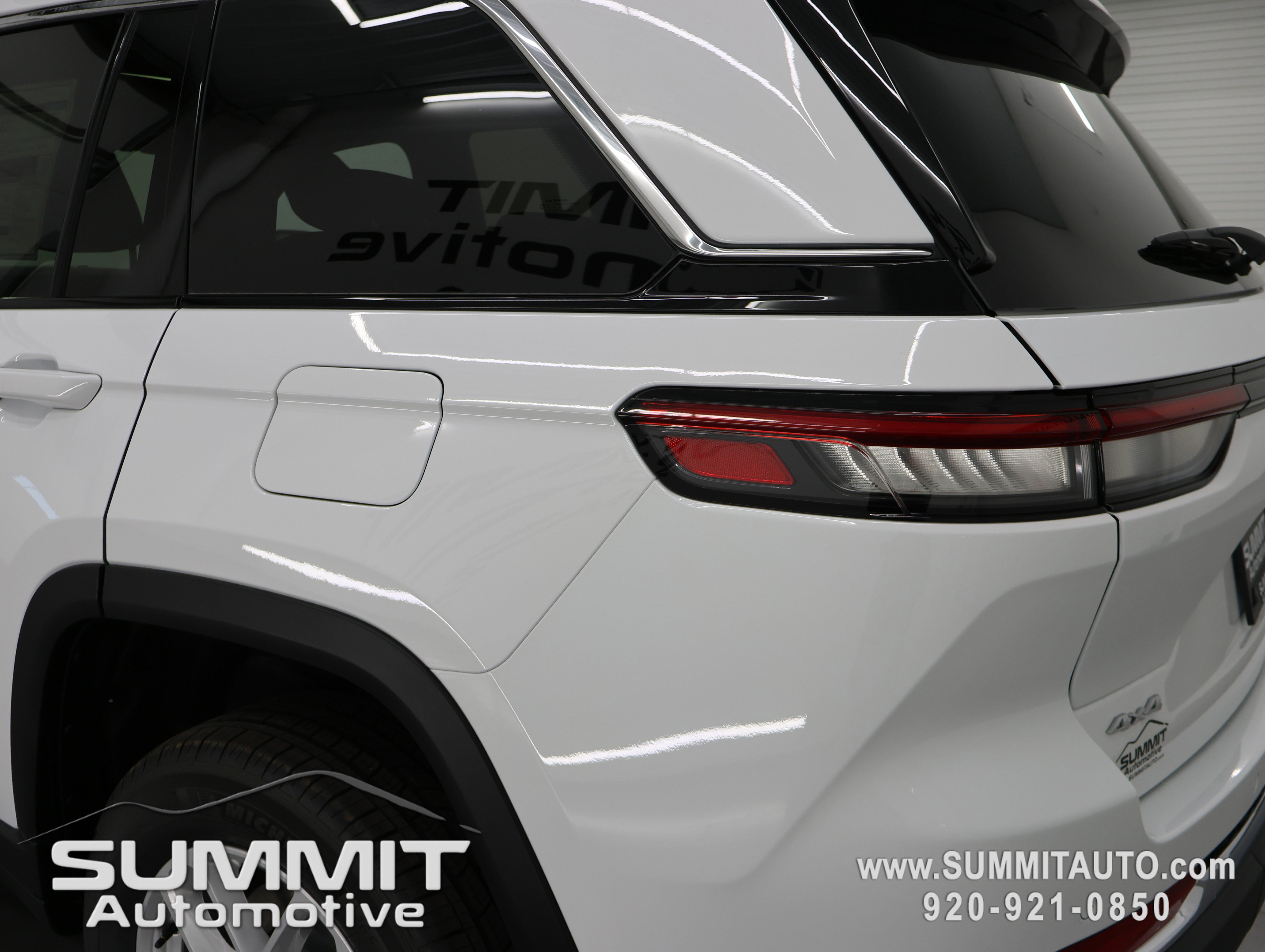 New 2026 Jeep Grand Cherokee Laredo X AWD/4WD image 32