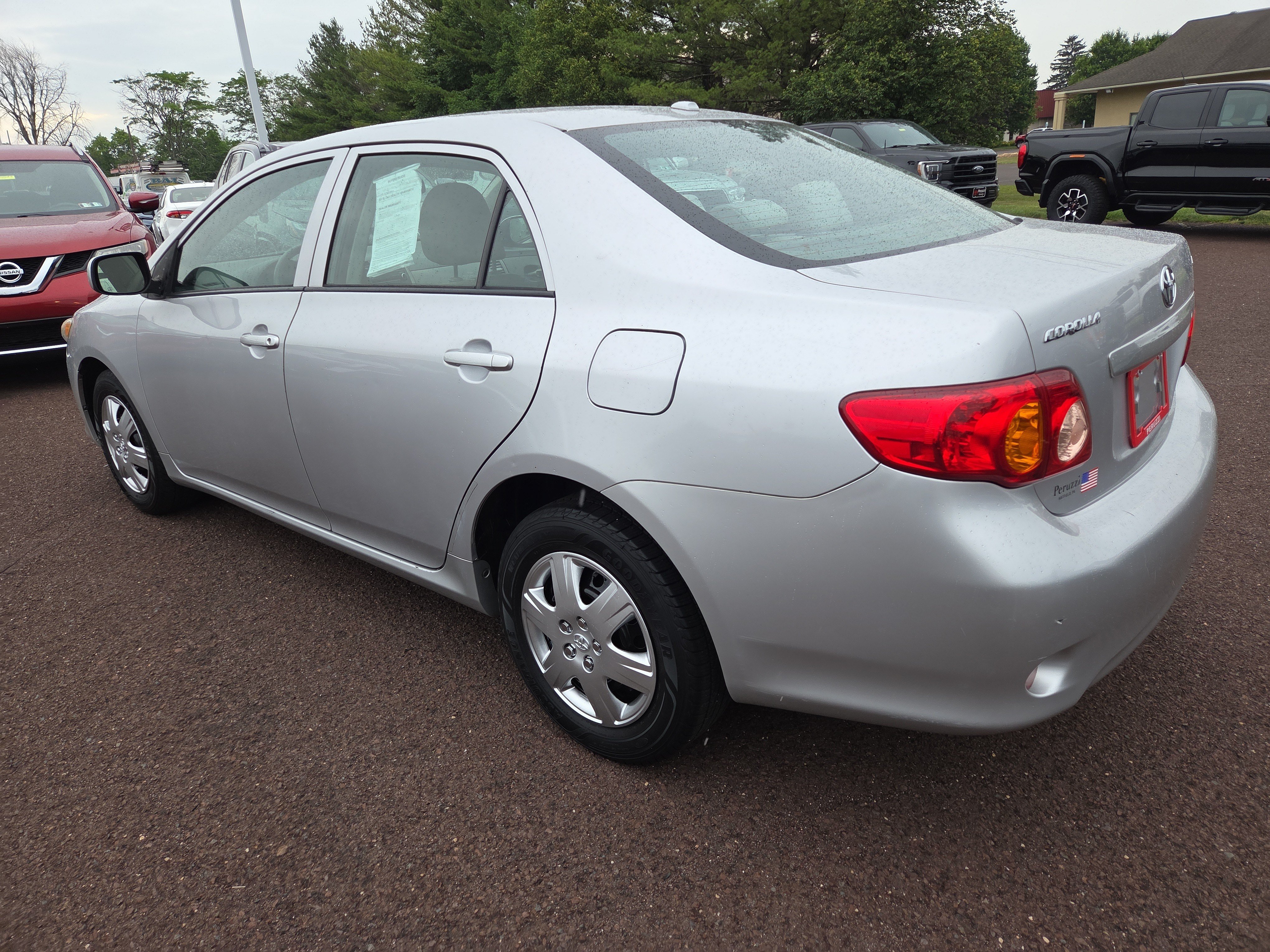 Used 2010 Toyota Corolla LE FWD image 5