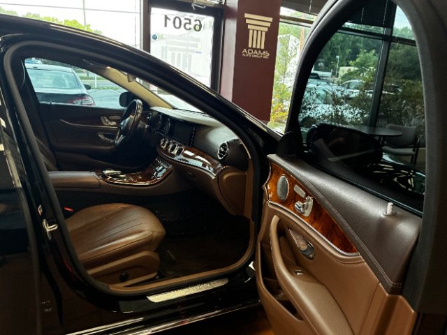 Used 2019 Mercedes-Benz E 300 4MATIC w/ Driver Assistance Package image 34