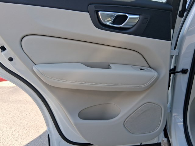 New 2026 Volvo XC60 T8 Ultra w/ Protection Package Premier AWD/4WD image 15