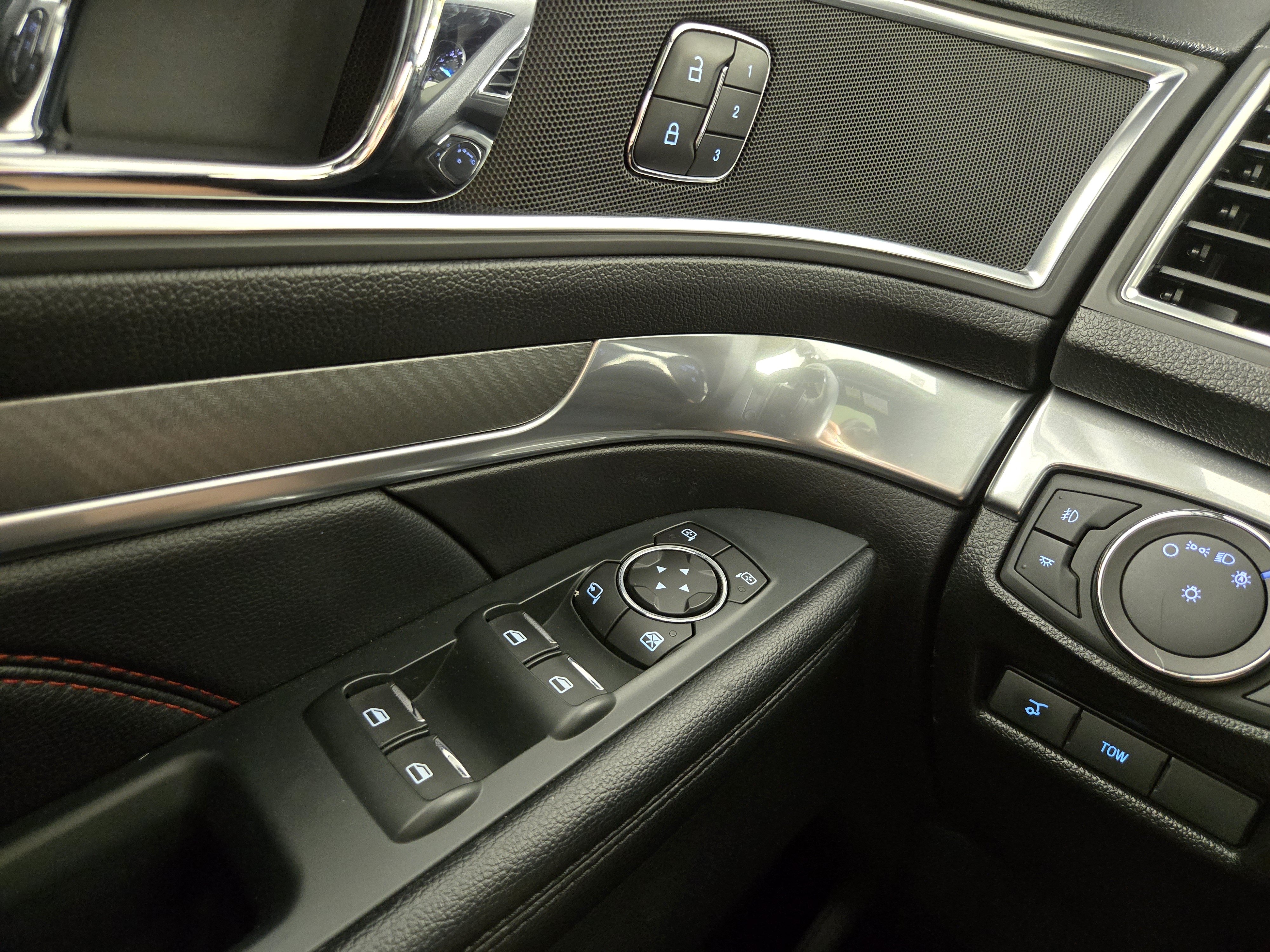 Used 2019 Ford Explorer Sport w/ Equipment Group 401A AWD/4WD image 33