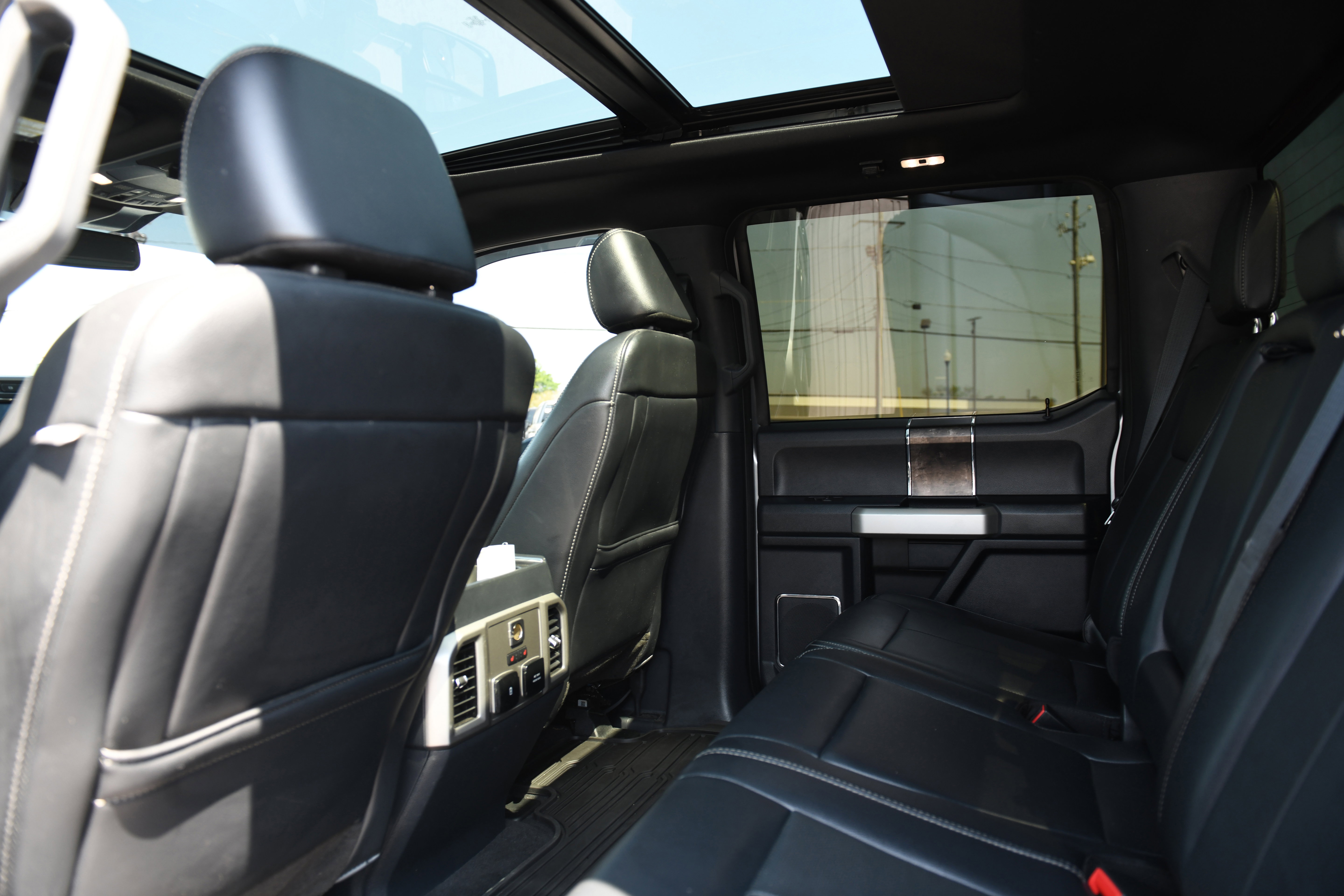 Used 2022 Ford F250 Lariat w/ Lariat Ultimate Package image 18