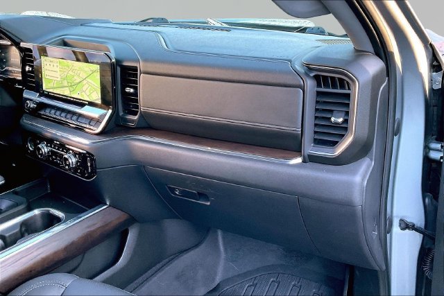 Used 2023 GMC Sierra 1500 SLT w/ SLT Premium Package AWD/4WD image 17