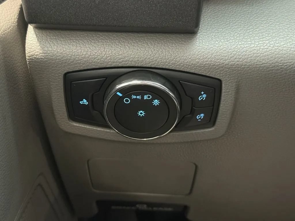 Used 2022 Ford F250 XL w/ Power Equipment Group AWD/4WD image 25