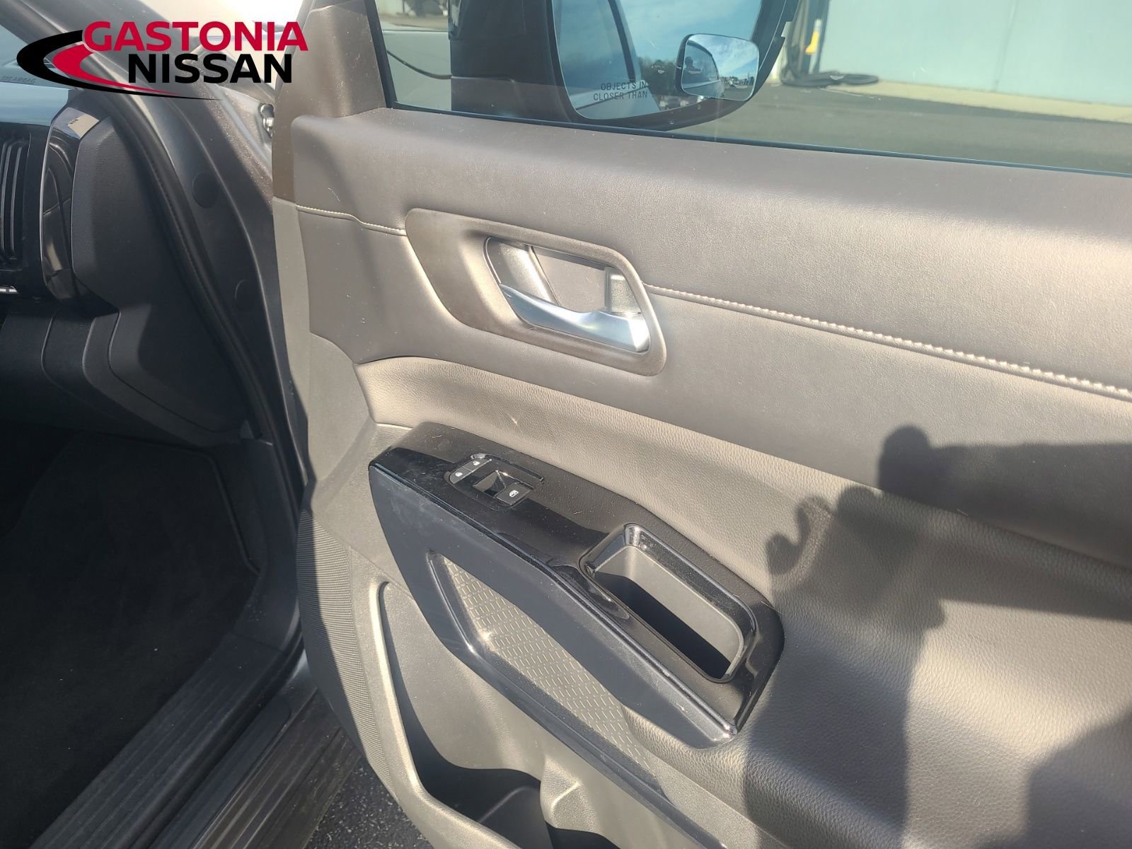 Used 2022 Nissan Pathfinder S image 17