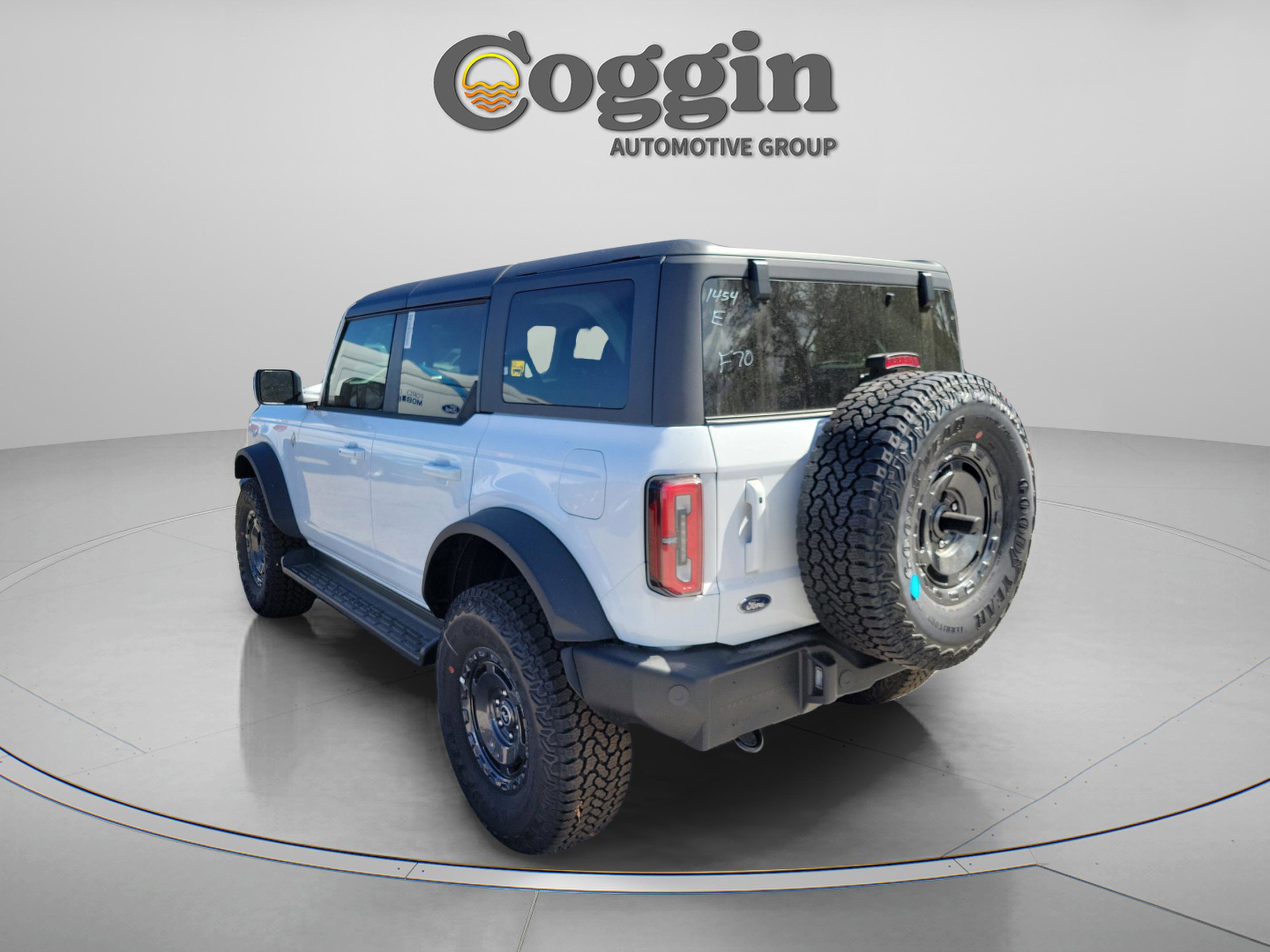 New 2025 Ford Bronco Outer Banks w/ Sasquatch Package AWD/4WD image 3