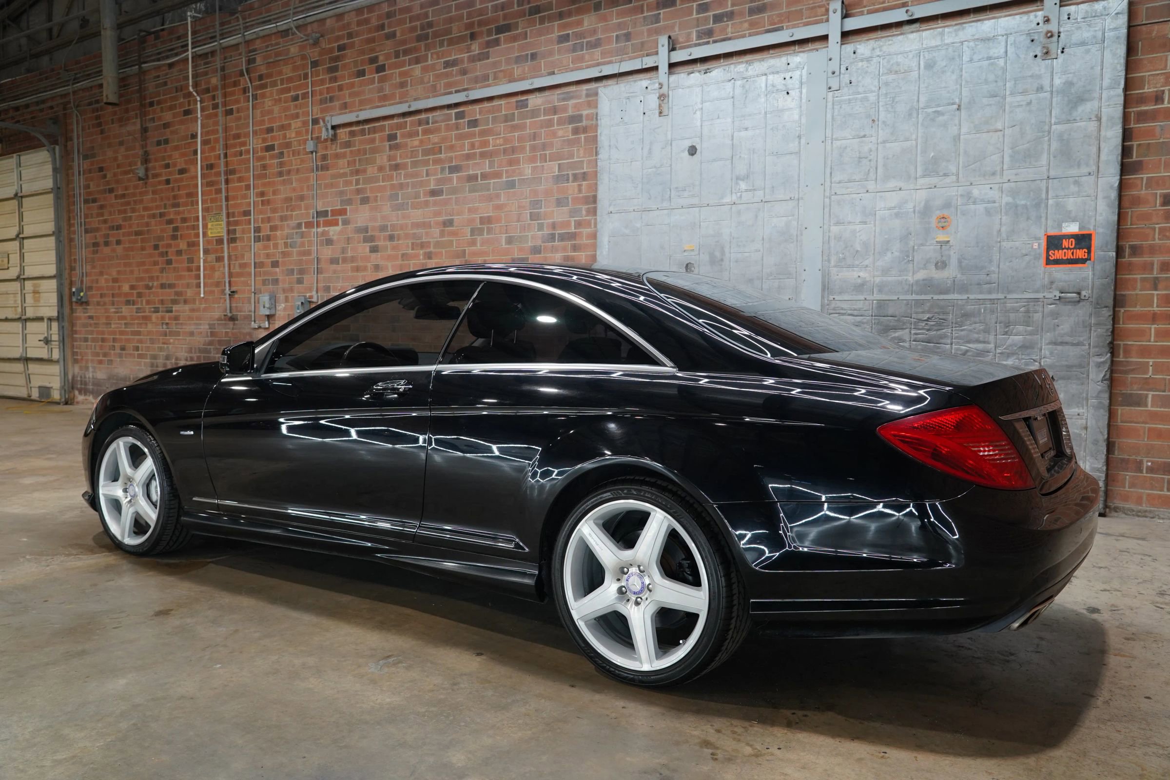 Used 2011 Mercedes-Benz CL 550 4MATIC w/ Sport Pkg Plus One image 11