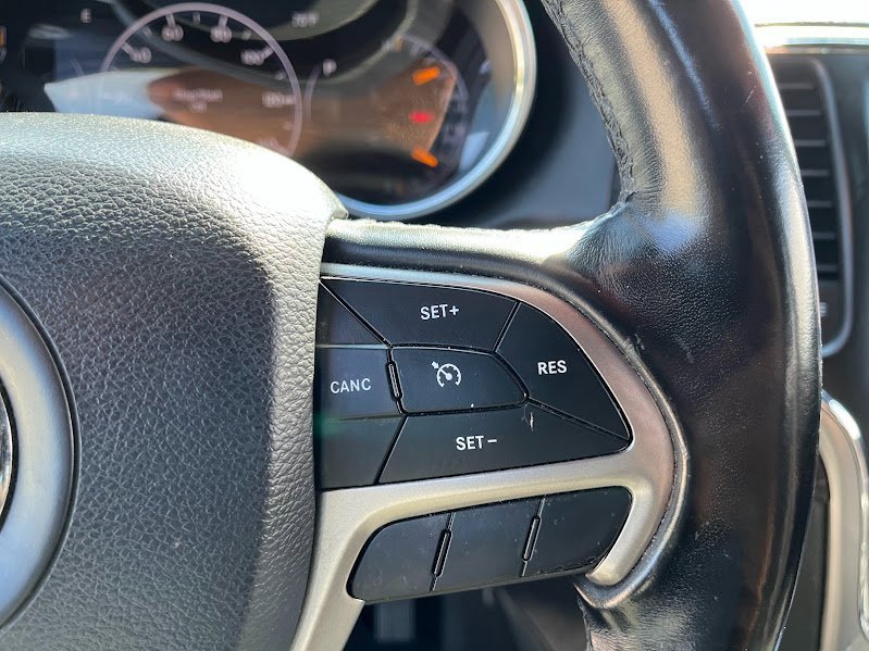 Used 2020 Jeep Grand Cherokee Laredo image 13