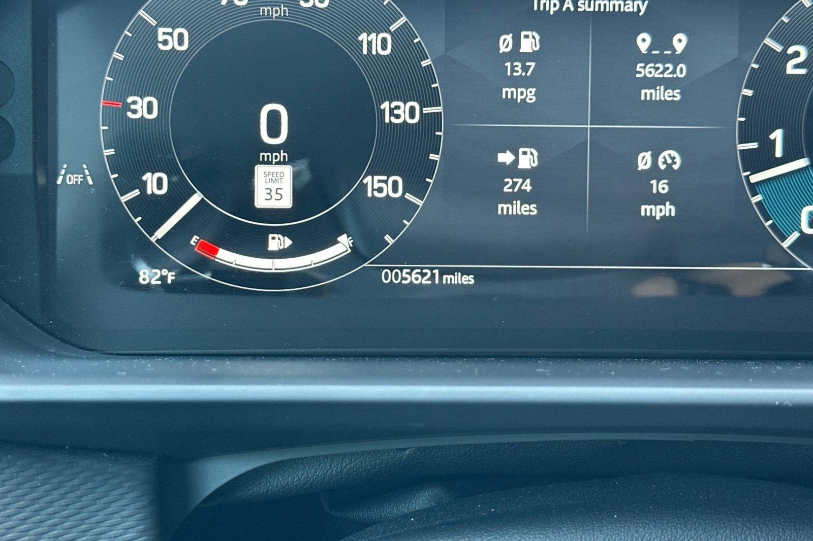 Used 2025 Land Rover Discovery Dynamic SE AWD/4WD image 19