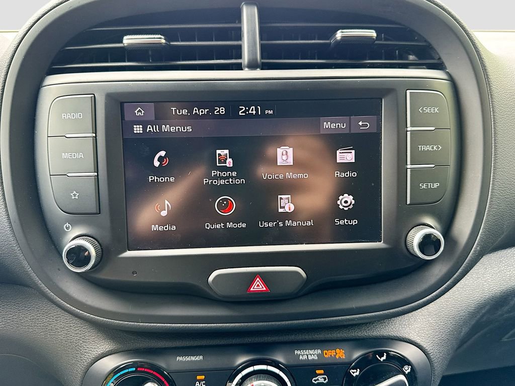 Used 2024 Kia Soul LX w/ Option Group 015 FWD image 13