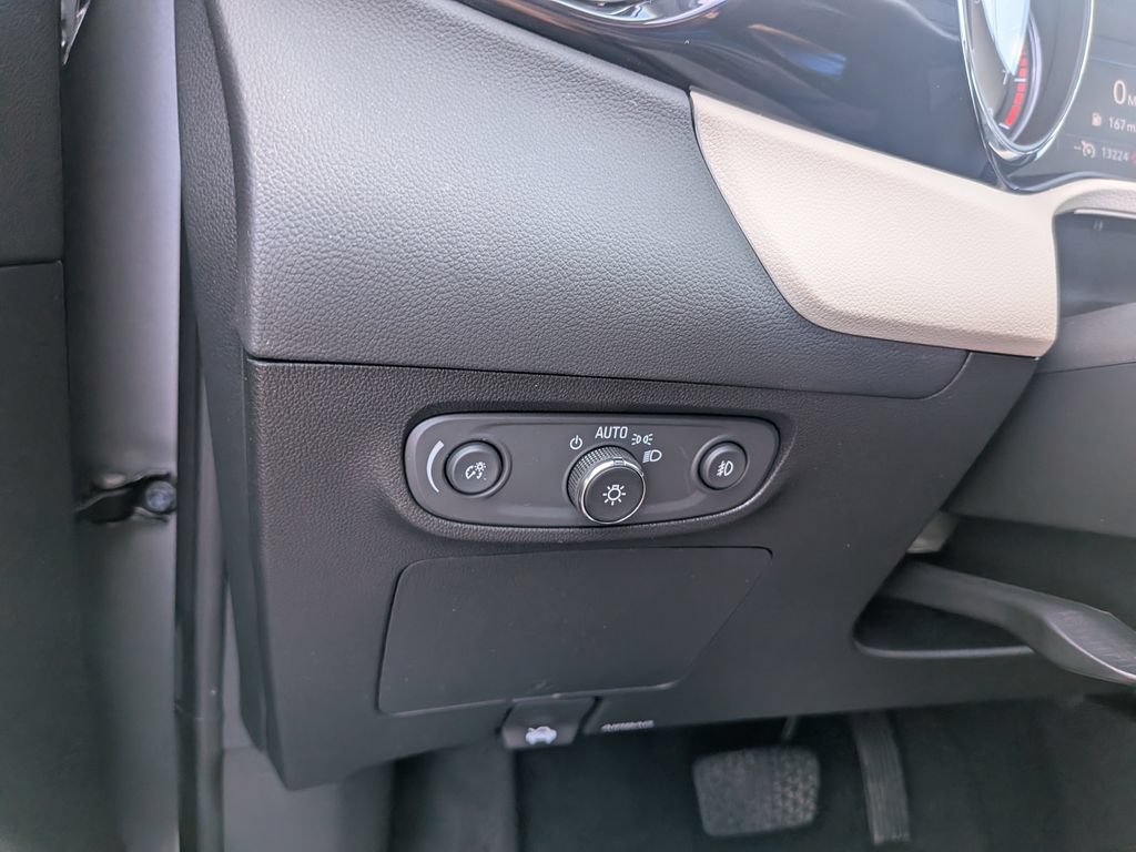 Used 2023 Buick Encore GX Preferred w/ Cold Weather Comfort Package FWD image 29