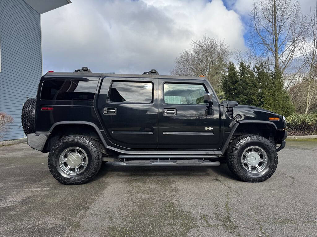 Used 2004 HUMMER H2 w/ Preferred Equipment Group image 2