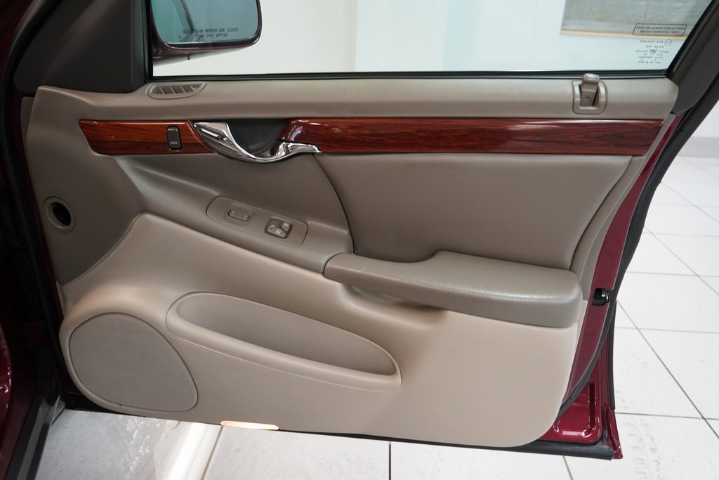 Used 2000 Cadillac De Ville w/ Comfort/Convenience Pkg image 34