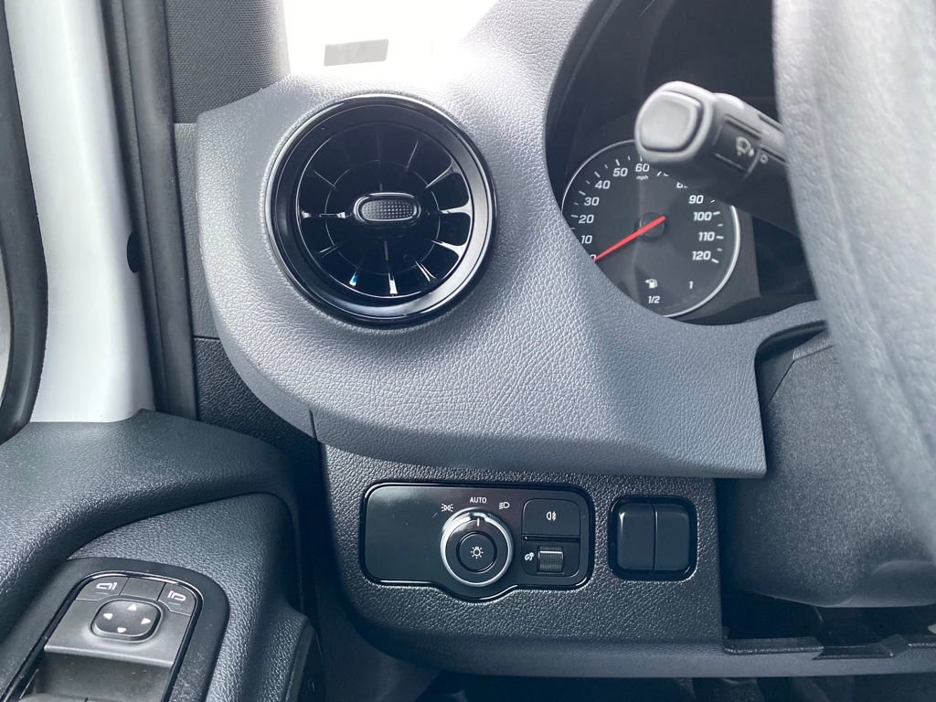 Used 2024 Mercedes-Benz Sprinter 2500 image 33