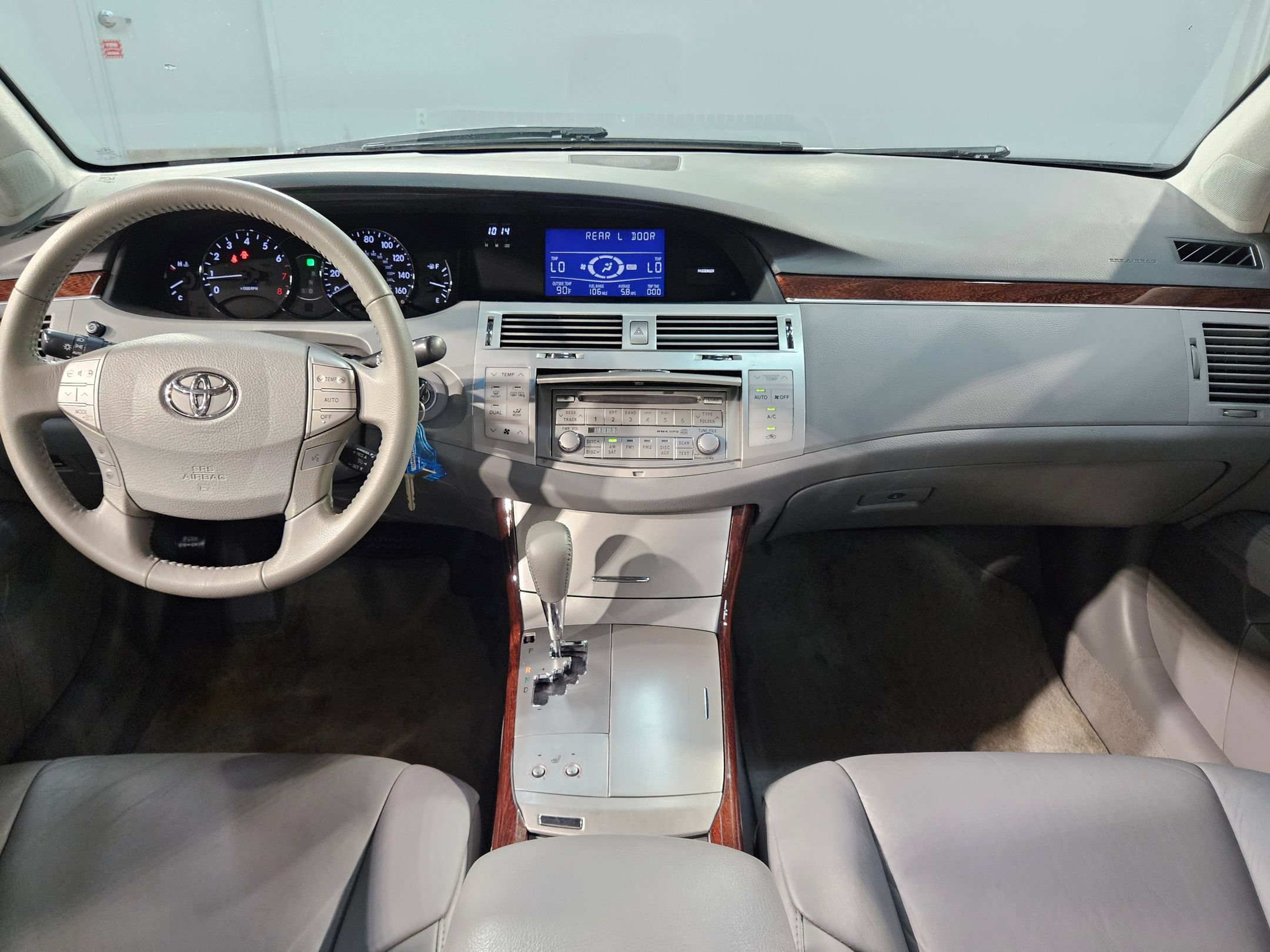 Used 2009 Toyota Avalon XLS FWD image 10